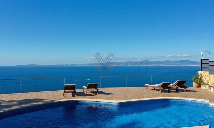 Sa Torre Villa | Sa Torre Voramar, Wonderful Villa with swimming pool on the Sea front line