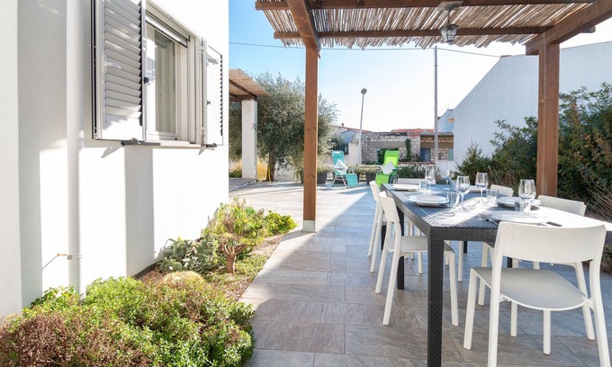 S'Archittu Apartment | Sa Zirighetta - Two Bedroom Apartment, Sleeps 5