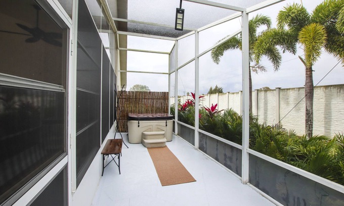 Sabal Springs House | Sabal Springs +55 Community, Flower House