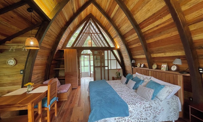 Mindo Cabin | Sacha Urco Lodge Nature Hideaway Cabins