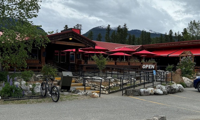 Blue River Hotel | Saddle Mountain Lodge