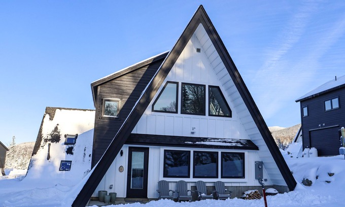 Rangeley House | Saddleback - Parmachenee A Frame #19 - Apres Ski Maine
