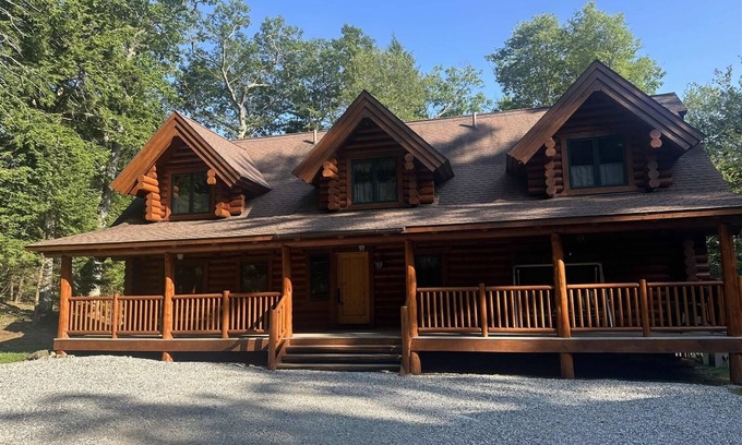 Camden House | SAFE HARBOR - Town of Camden - Megunticook Lake