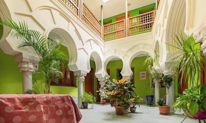 San Francisco-Ribera House | Safestay Cordoba Mezquita Catedral