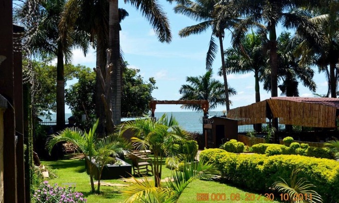 Entebbe Hotel | Saffron Beach Bistro & Cottages - Honeymoon Suite 1