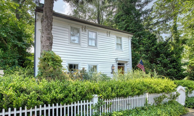 Sag Harbor House | Sag Harbor Historic Village Home w/Pool; 2 min walk to the heart of the Village