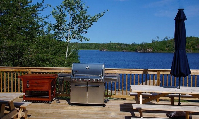 Grand Marais Cabin | Saganaga Lodge Large Family Room #1