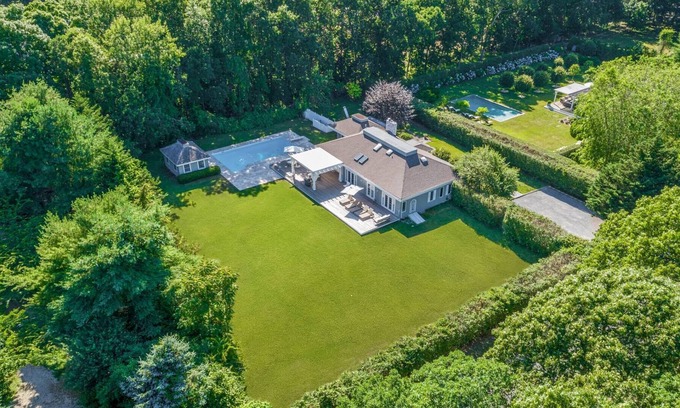 Sagaponack House | SAGAPONACK POST MODERN HOUSE-4BDR / 4 BATH, Pool House,1.2mi to Sagg Main Beach