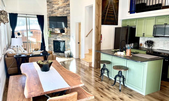Breckenridge Ski Chalet | Sage Mountain Chalet w/Resort Amenities, hot tub, pool, fire pit, BBQ!