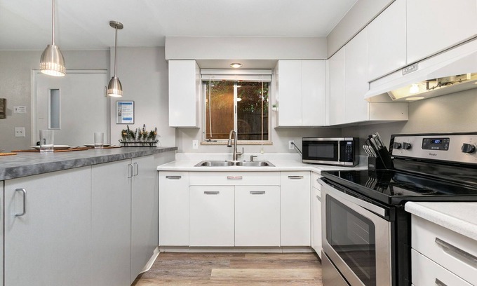 Old Town Condo | Sage Suite | Calm & Earthy Stay Near Old Town