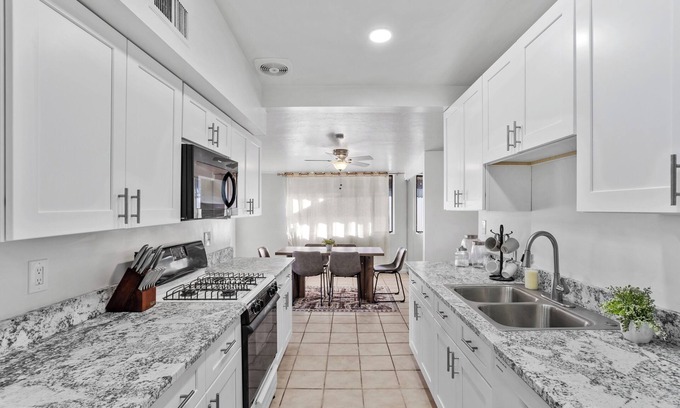 Mountain 1st Avenue House | Saguaro Sanctuary- Newly Renovated Retreat