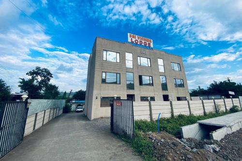 Pune Hotel | Sai Vishwa Lodging