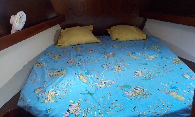 Malendure Boat Rental | Sailboat cabin at quay in Pointe à Pitre Marina