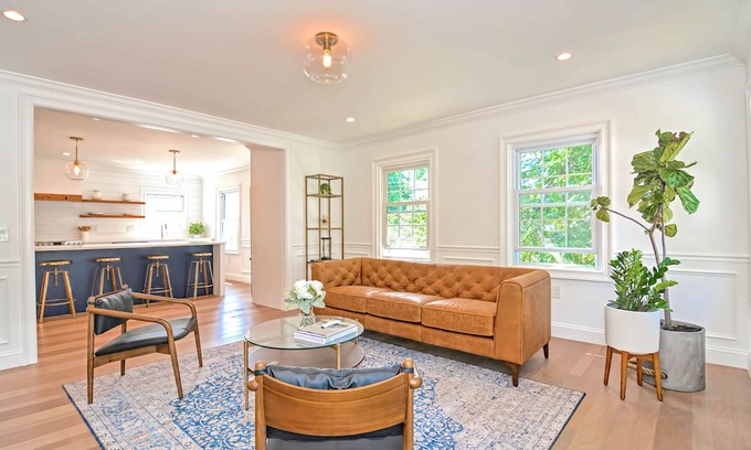 Mystic House | SailHouse Downtown Mystic Lux 2BR Family Getaway 3 Min Walk