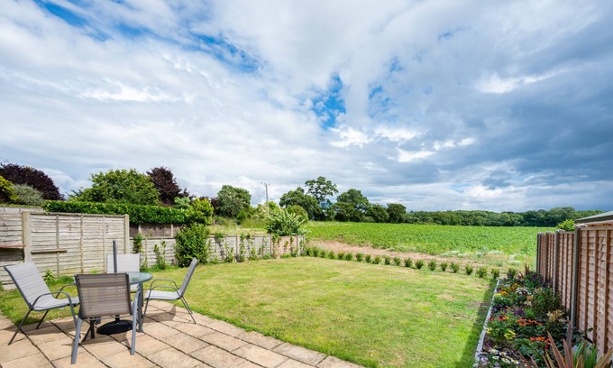 Wangford House | Sailor's Rest - Two Bedroom House, Sleeps 4