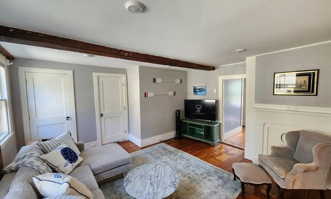 Marblehead Apartment | Sailors Retreat