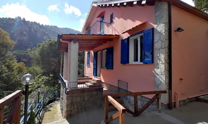 San Martino delle Scale Villa | Saint martin. The house in the olive grove