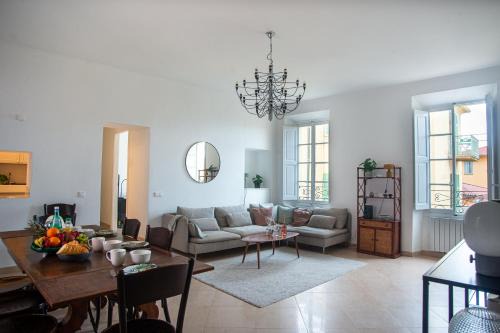 Old Town Apartment | Saint Michel - Happy Rentals