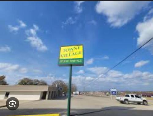 St. Robert Hotel | Saint Roberts Town and Village Motel