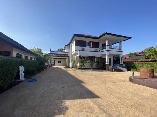 Rim Tai Villa | Sakura Poolvilla Chiangmai