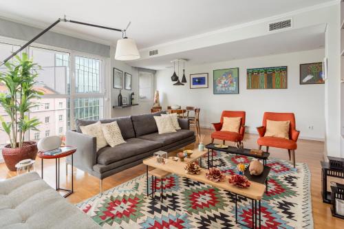 Sao Jorge de Arroios Apartment | Saldanha City Retreat 2BR & Parking by Host For Us