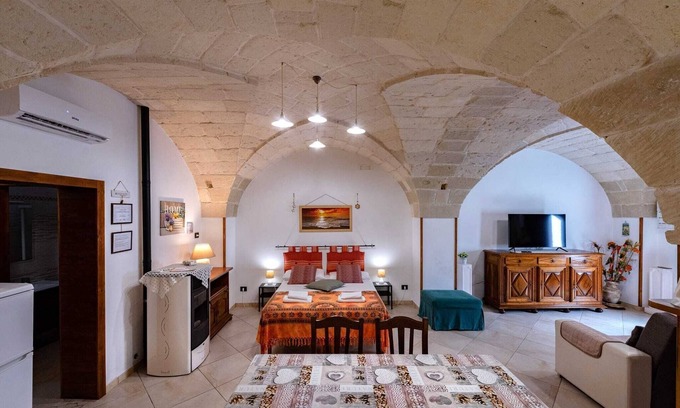 Giuggianello Apartment | Salento vacation home, just minutes from the Adriatic coast of Salento