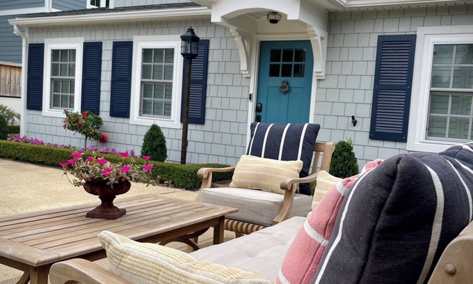 Northeast Virginia Beach Cottage | Salt Heir: North End vintage beach cottage only 1 block to beach & park!