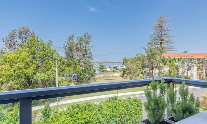 East Ballina House | Salt & Sand Getaway - Coastal Paradise at Bayside Duplex with Stunning Shaws Bay Views