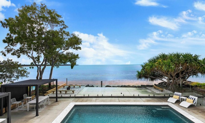 Traviston Apartment | Salt & Stone Villa on the beach - Villa 1 of 4