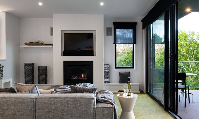 Hepburn Springs Villa | Saltus One- luxury panoramic retreat