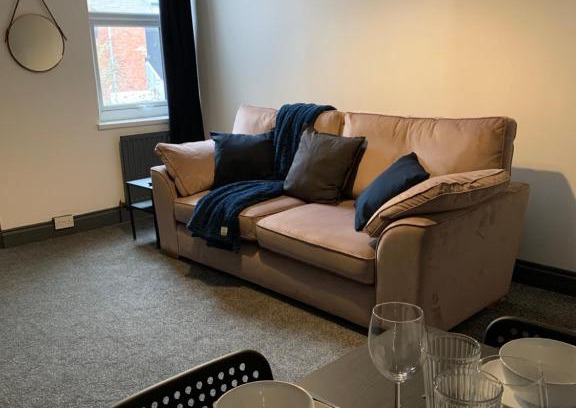Gateshead Apartment | Saltwell St - Delightful 3 Bedroom free parking free wifi