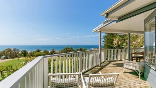 Killcare House | 'Salty Air Beachside Cottage' by HolidayCo