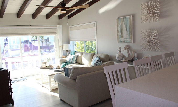 Marathon House | Salty Air Retreat. 2 Bedroom 1 Bathroom Half Duplex. Dockside.
