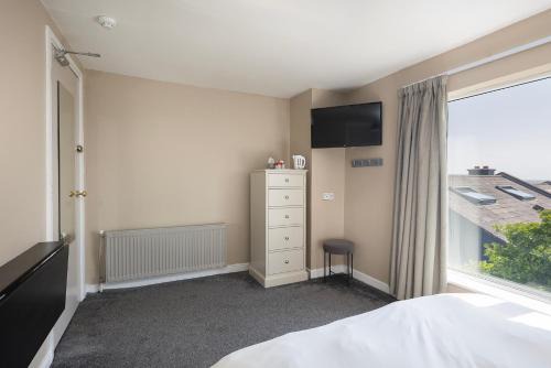 Ballycotton Hotel | Salty Dog Restaurant, Pub & Gueshouse