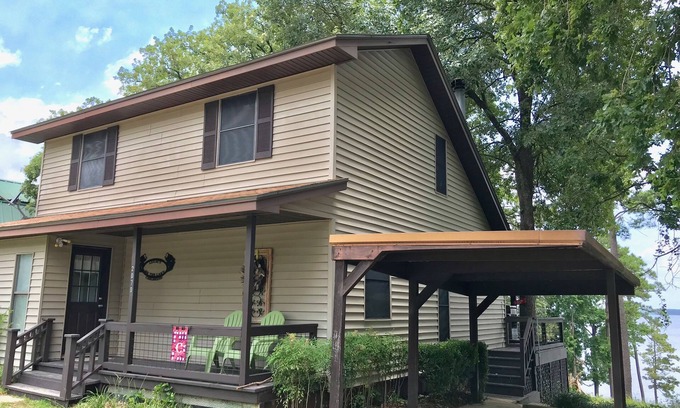 Jasper House | Sam Rayburn Lake Waterfront House with Beautiful Sandy Beach