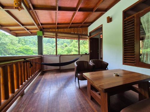 Bukit Lawang Hotel | Sam's Bungalows And Treks
