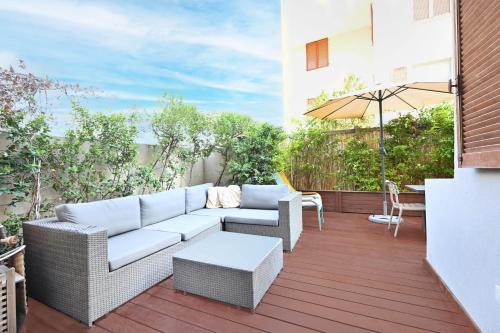Neve Tzedek Apartment | Sam's Journey 4BR Garden by HolyGuest
