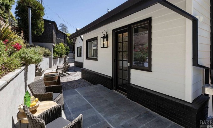 San Anselmo House | San Anselmo Mt Tam views and walk to town