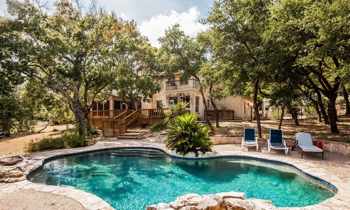 Cross Mountain House | San Antonio Great luxury getaway