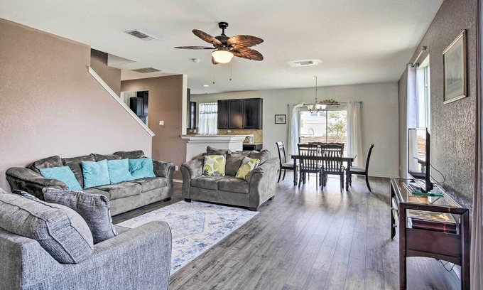 Southside House | San Antonio Home ~ 13 Mi to Downtown & the Alamo!