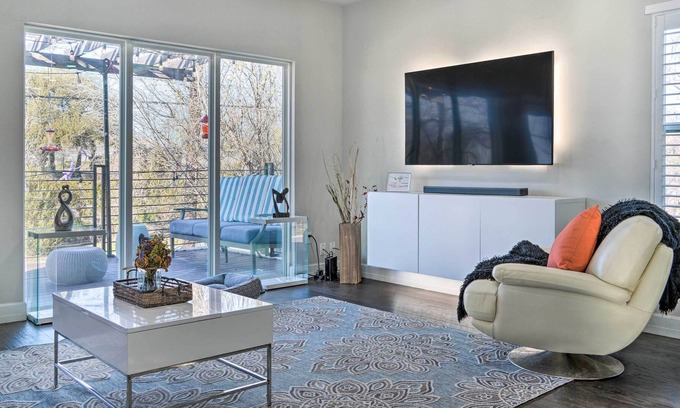Mahncke Park House | San Antonio Home w/ Rooftop Patio & Views!