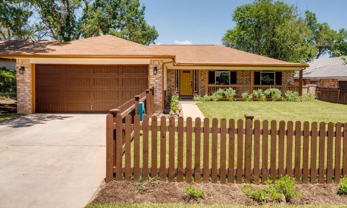 San Antonio House | San Antonio Home with Private Hot Tub Pet Friendly!