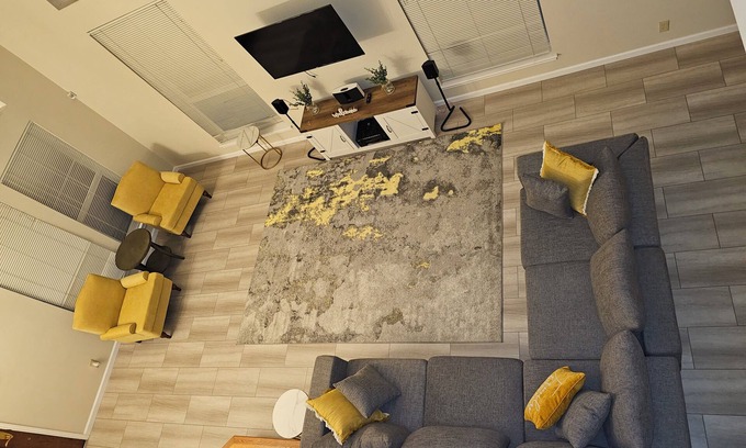 North Central Thousand Oaks House | San Antonio luxury and fun