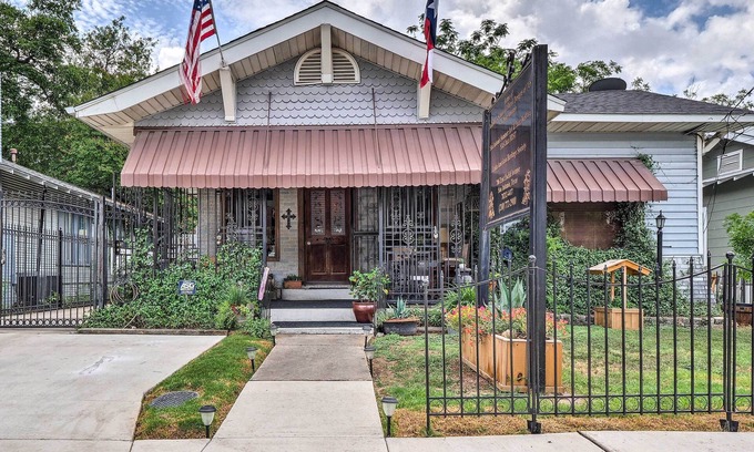 Tobin Hill Villa | San Antonio Rental w/Courtyard: Walk to Riverwalk