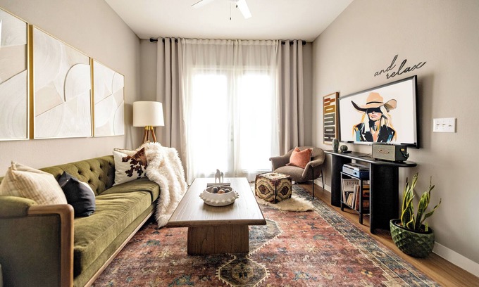 Tobin Hill Apartment | San Antonio RIVER WALK Retreat inside THE HISTORIC PEARL, 2 BR loft FREE parking