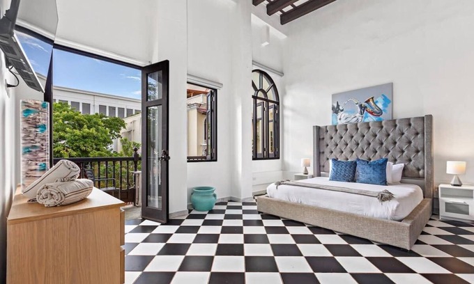 San Francisco Apartment | San Francisco Suite - 1 Bedroom in best location in Old San Juan with Plaza View