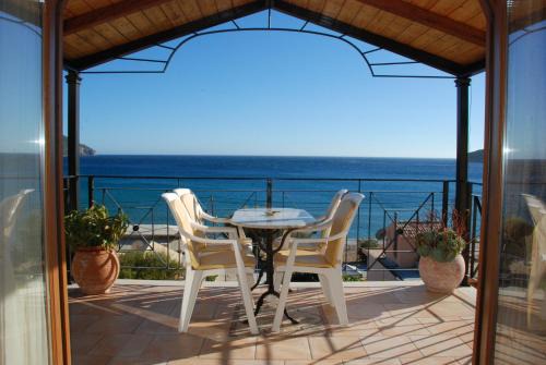 Termenades House | San George Apartments