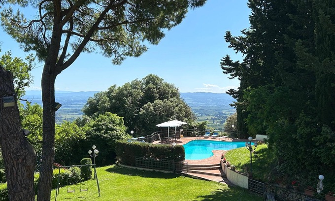 San Gimignano Villa | San Gimignano - Panoramic garden and beautiful pool!