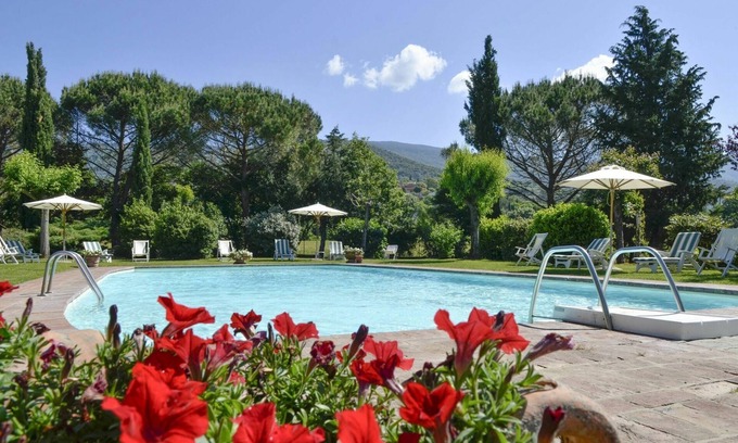 Sodo Apartment | San Pietro Geranio - Apartment with swimming pool