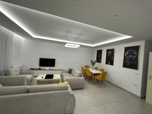 Ishem Apartment | San Pietro premium apartment